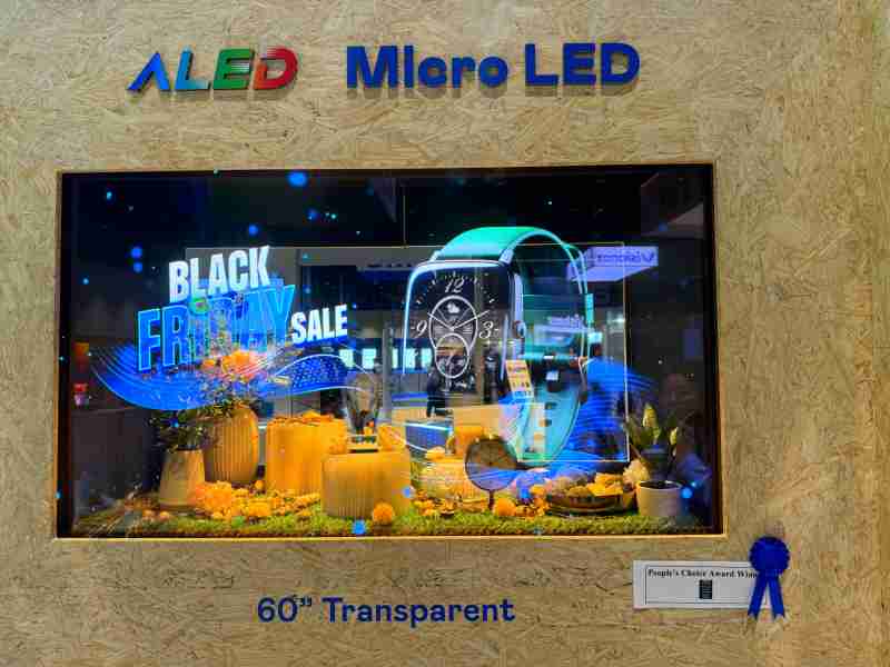 OBPay60吋高透明度Micro LED显示器获”最佳Micro LED技术应用奖”，，，，将Micro LED面板透明化之设计特性极致发挥，，，以可扩展性无缝拼接技术打造，，，具备600 nits全画面亮度、、大于60%穿透率及超过NTSC 110%的优异广色域表现，，可依需求灵活应用于各种场域